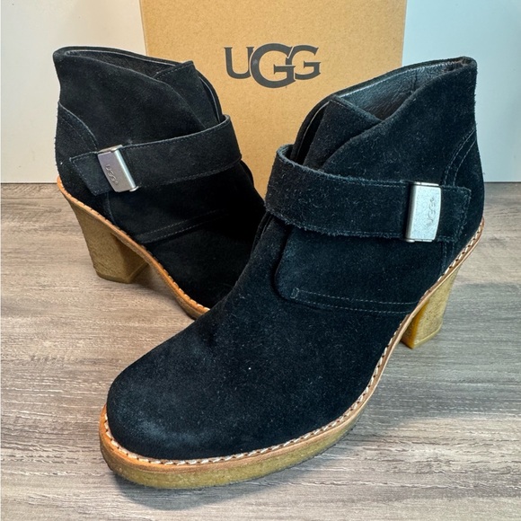UGG Brianne Suede Black Ankle Boots with Tan Heel size 8.5 - Picture 1 of 10